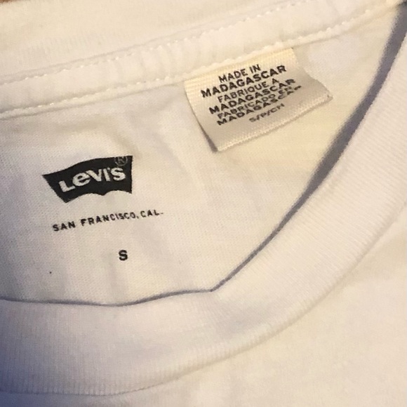 Levi’s white t-shirt with red box logo - Picture 3 of 3
